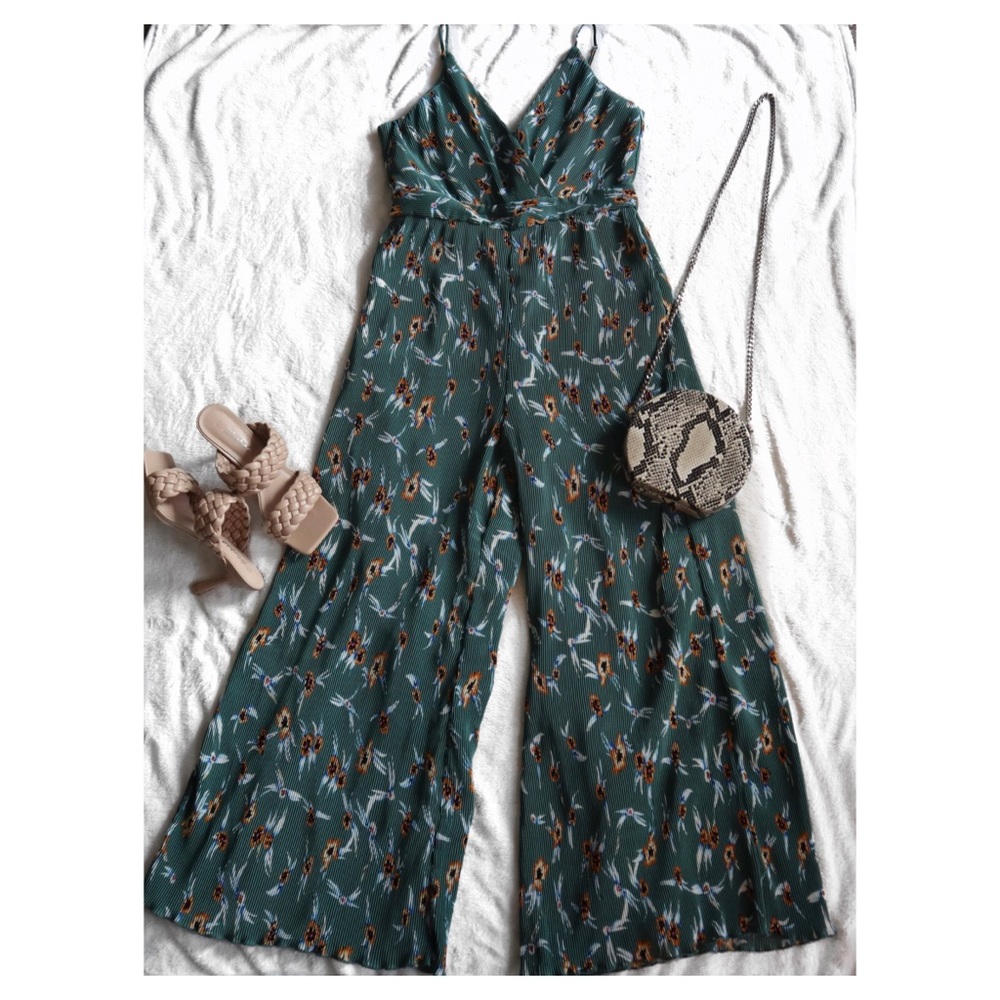 ❗️SOLD❗️ASTR Green Floral Jumpsuit